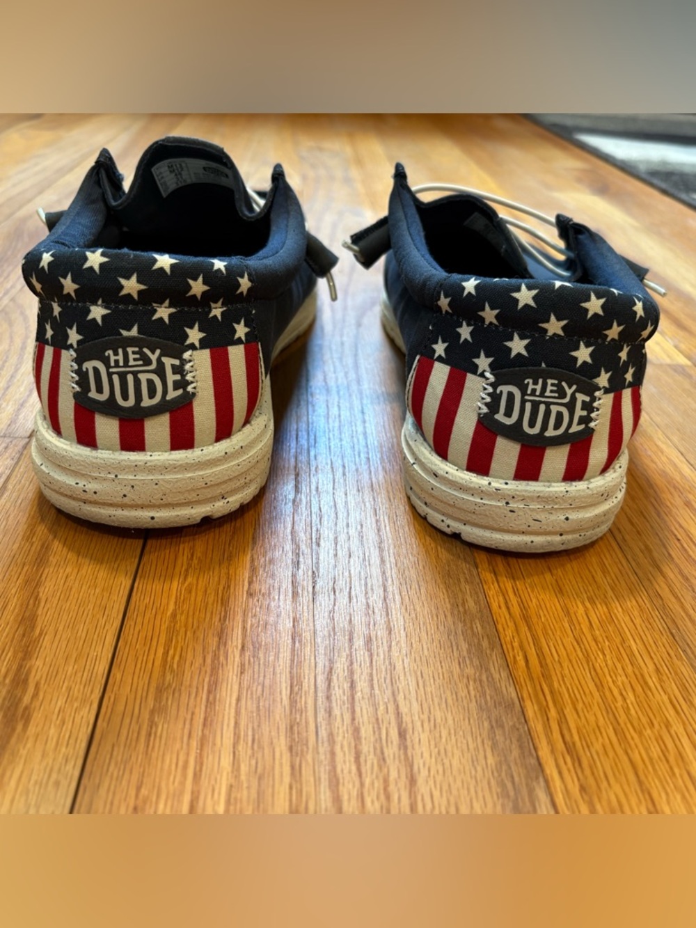 Men’s Hey Dudes size 13 EUC